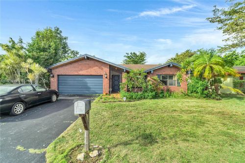 7545 Nw 99th Ave, Tamarac, FL, 33321-1945 | Card Image