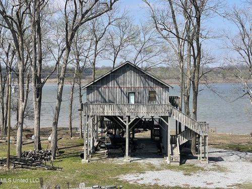 2 Greenwood Miller Rd, Beulah, MS, 38726-9433 | Card Image