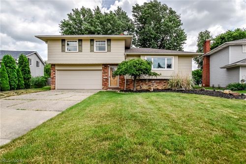 36388 Sunset Dr, Eastlake, OH, 44095-1163 | Card Image