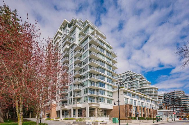 203 - 15165 Thrift Avenue, Condo with 2 bedrooms, 2 bathrooms and 1 parking in White Rock BC | Image 1