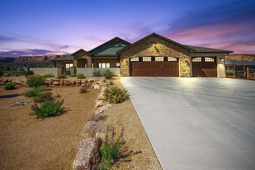 655 Eagles Nest Ct, Grand Junction, CO, 81507-8811 | Card Image