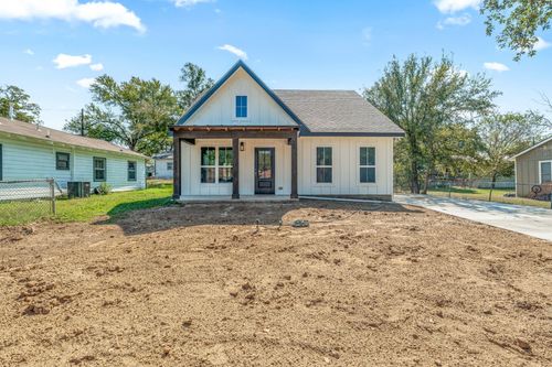 310 E Clifton St, Stephenville, TX, 76401-4916 | Card Image
