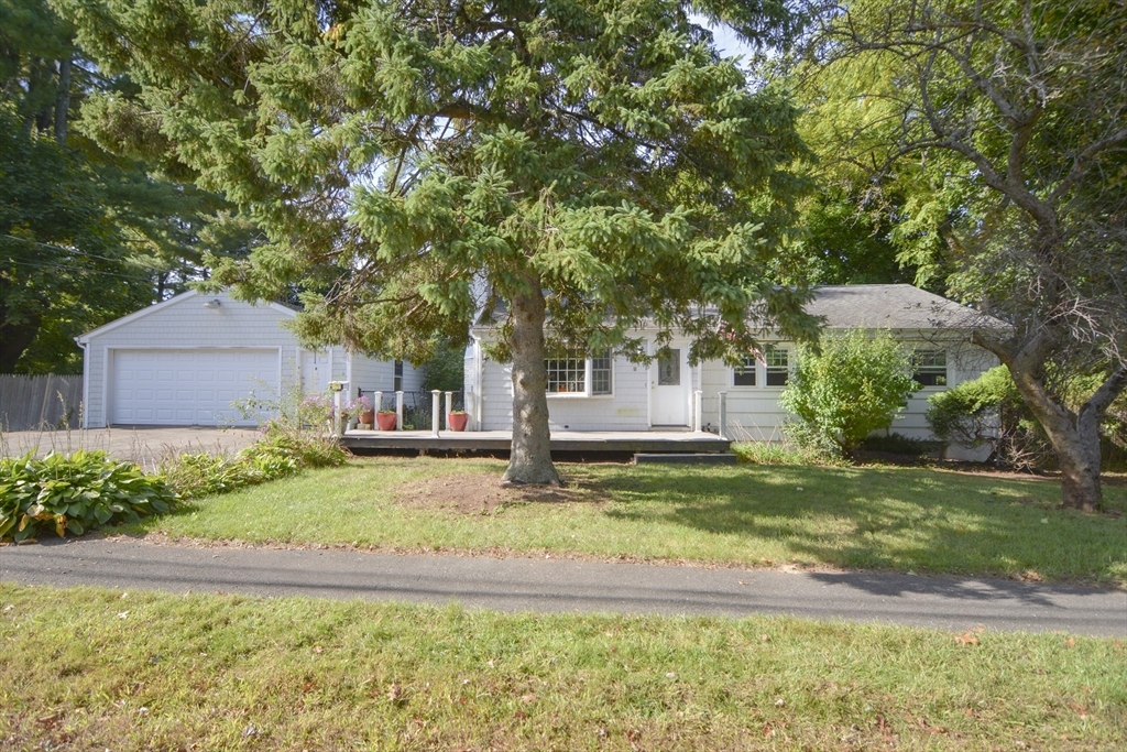 Clearwater Rd, Peabody, MA 01960