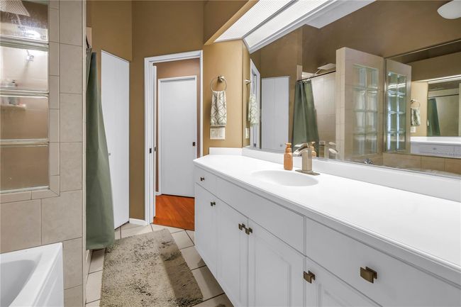 APT-1 - 200 Cocoanut Ave, Condo with 2 bedrooms, 3 bathrooms and null parking in SARASOTA FL | Image 37