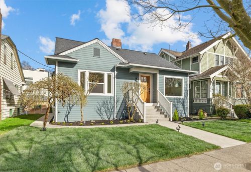 3020 17th Ave S, Seattle, WA, 98144-5805 | Card Image