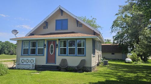208 Margaret Ave, Barry, MN, 56210-5011 | Card Image