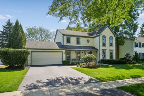 2027 Richton Dr, Wheaton, IL, 60189-8157 | Card Image