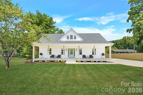 719 Chestnut Ridge Church Rd, Kings Mountain, NC, 28086-8443 | Card Image