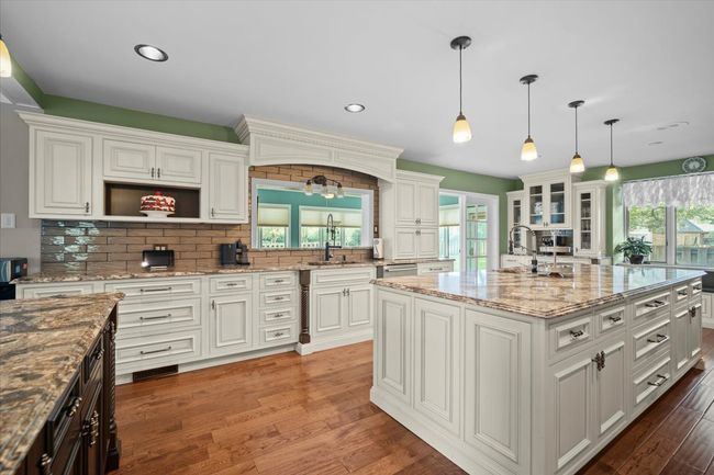 1810 Cardinal Ct, House other with 4 bedrooms, 6 bathrooms and 3 parking in Pontiac IL | Image 15