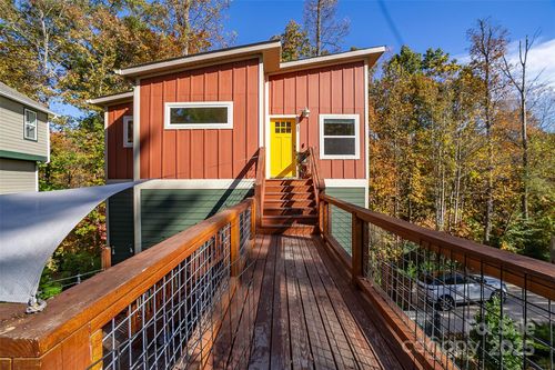 12 Crestwood Ln, Candler, NC, 28715-9652 | Card Image
