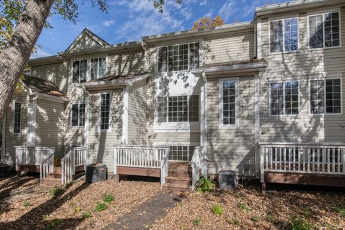 97 N Macgillis Dr, Round Lake, IL, 60073-3578 | Card Image