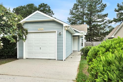 1045 Jt Westfield Dr, Navassa, NC, 28451-9459 | Card Image