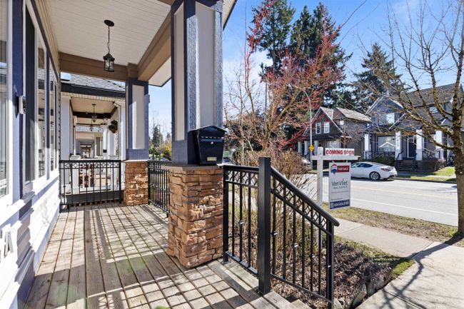 14539 60 Th Avenue, House other with 5 bedrooms, 3 bathrooms and 4 parking in Surrey BC | Image 1