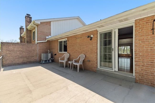 304 Forest Ridge Dr, Townhouse with 2 bedrooms, 2 bathrooms and 2 parking in Pittsburgh PA | Image 24