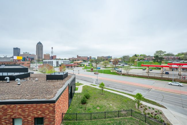 1327 Keosauqua Way, Condo with 2 bedrooms, 3 bathrooms and null parking in Des Moines IA | Image 19