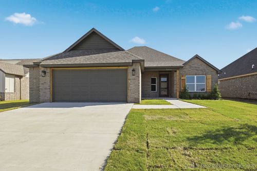 10625 S 233rd East Ave, Broken Arrow, OK, 74014-3352 | Card Image