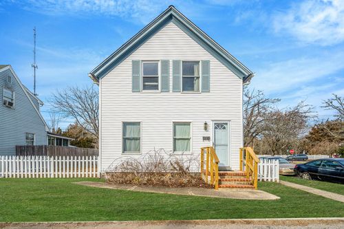300 Johnson Ct, Greenport, NY, 11944-1344 | Card Image