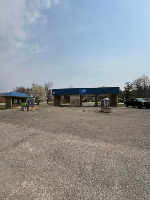 32 E 3094 Highway, East Bernstadt, KY, 40729 | Card Image