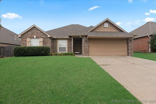 712 Canton St, Broken Arrow, OK, 74012-7128 | Card Image