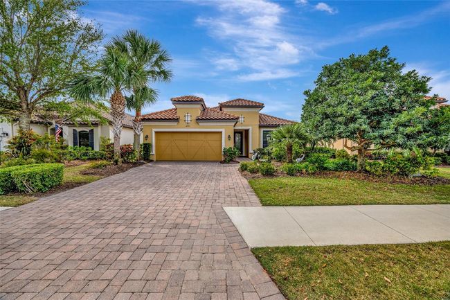 Landscaping included in dues | Image 37