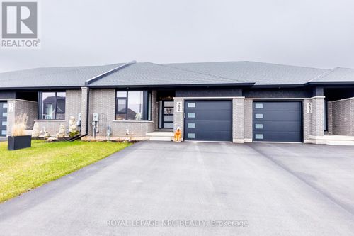 4136 Village Creek Drive, Fort Erie (Stevensville), ON, L0S1S0 | Card Image