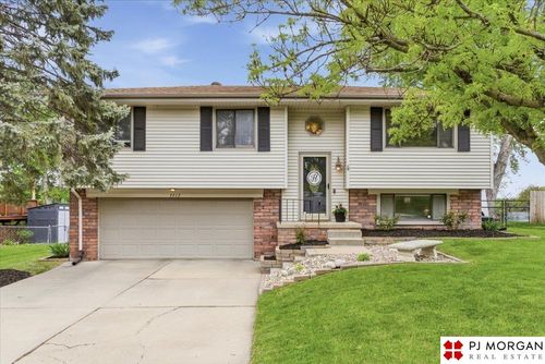 7717 Cottonwood Ave, La Vista, NE, 68128-2779 | Card Image