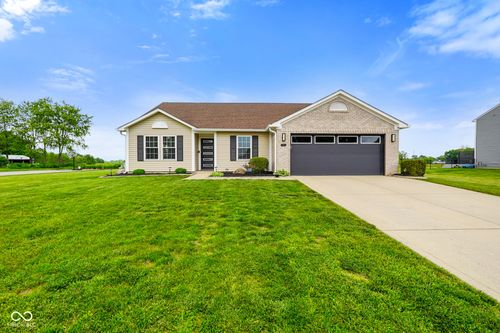 204 Oakview Dr, Mooresville, IN, 46158-2757 | Card Image