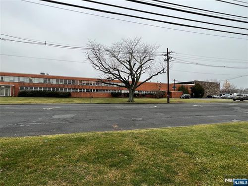 2 E Union Ave, East Rutherford, NJ, 07073-2125 | Card Image