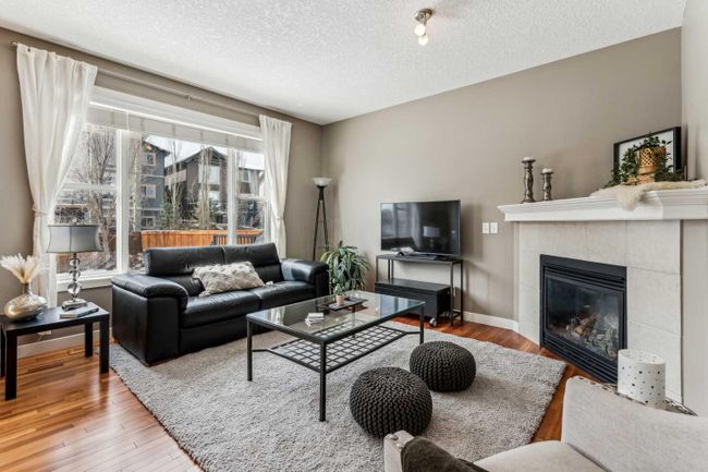 67 Tremblant Way Sw, Home with 3 bedrooms, 2 bathrooms and 2 parking in Calgary AB | Image 7
