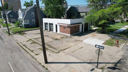 8041 John R St, Detroit, MI, 48202-2537 | Card Image