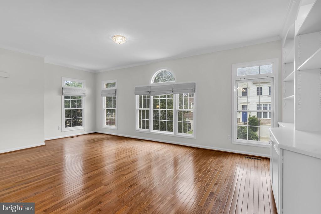 Residential Lease in ALEXANDRIA 5