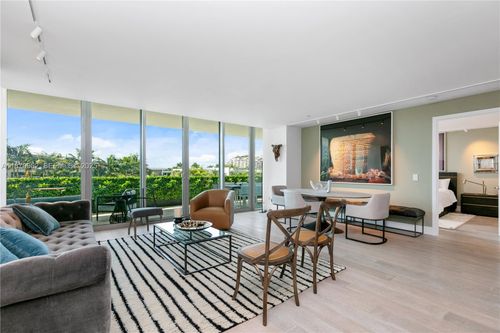 305s-360 Ocean Dr, Key Biscayne, FL, 33149-1634 | Card Image