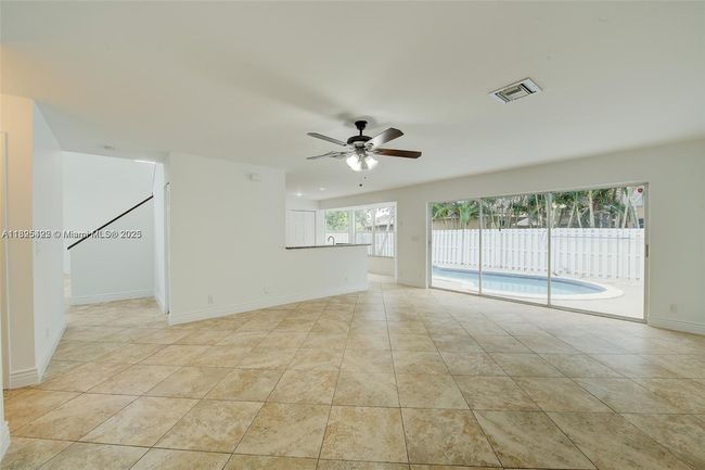 1127 Sw 104 Th Way, House other with 4 bedrooms, 3 bathrooms and null parking in Pembroke Pines FL | Image 10