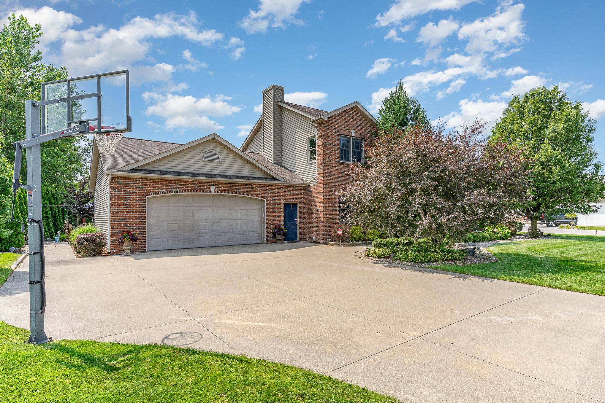 Queen Annes Ln, Bay City, MI 48706
