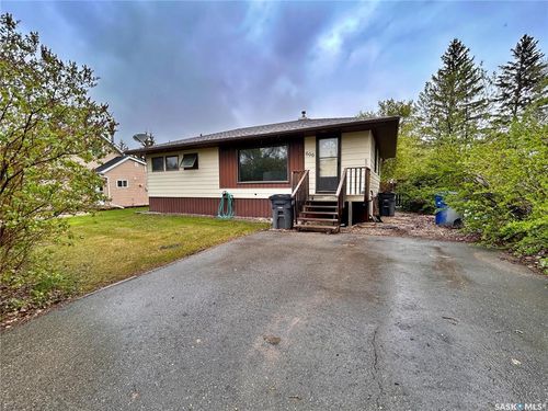 606 Broadway Ave, Moosomin, SK, S0G3N0 | Card Image