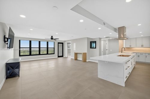apt-2011-3200 Port Royale Dr N, Fort Lauderdale, FL, 33308-7808 | Card Image