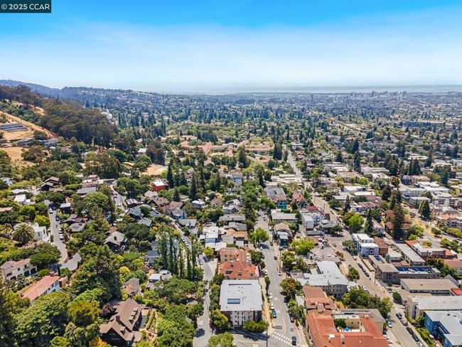 101 - 2 Panoramic Way, Condo with 2 bedrooms, 1 bathrooms and 1 parking in Berkeley CA | Image 37