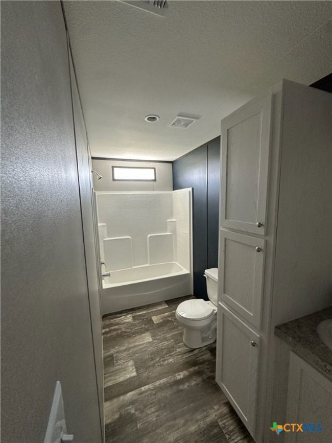 19656 Us Highway 77 S, House other with 3 bedrooms, 2 bathrooms and null parking in Yoakum TX | Image 16
