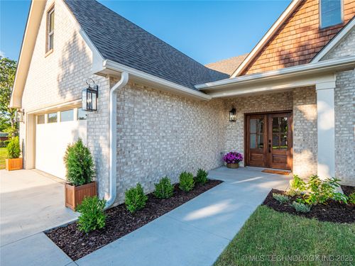513 Garden Ln, McAlester, OK, 74501-7038 | Card Image