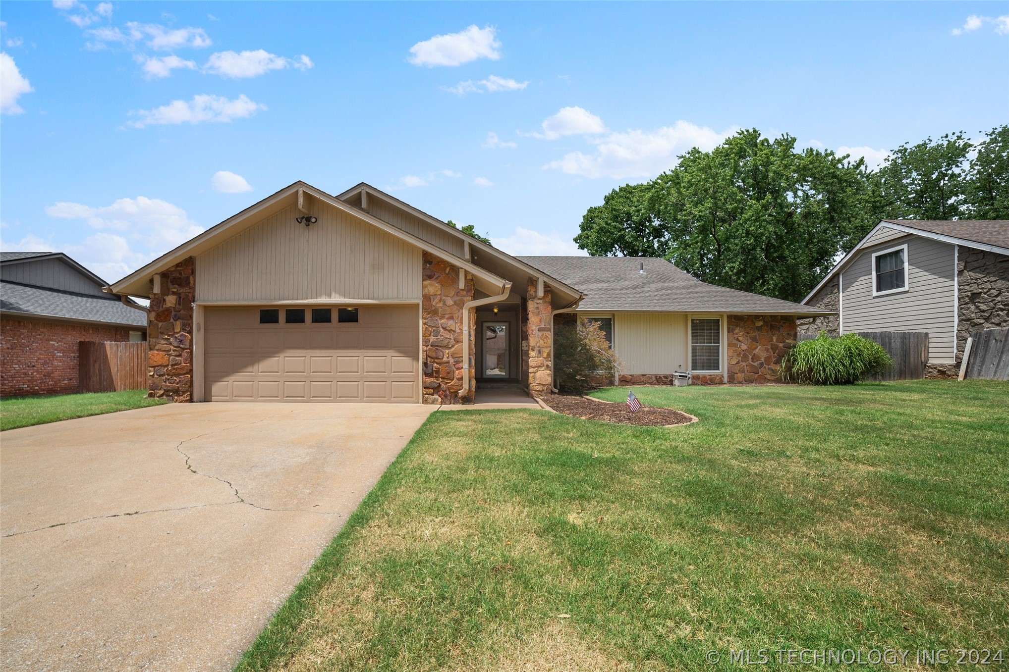 Albuquerque St, Broken Arrow, OK 74011