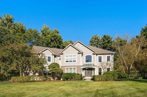 7 Pettees Pond Ln, Walpole, MA, 02081-2339 | Card Image