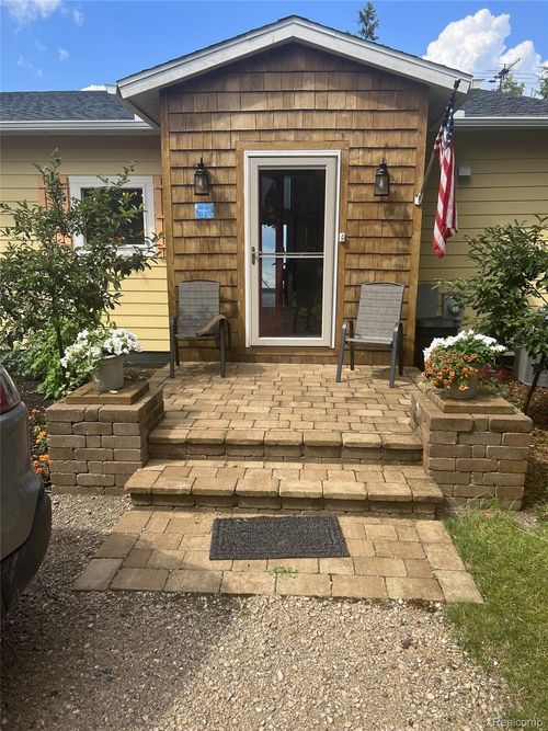 10094 Raven Dr, Millersburg, MI, 49759-9797 | Card Image