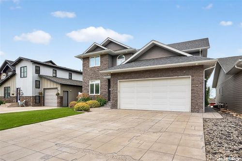 210 Iroquois St E, Moose Jaw, SK, S6H4T3 | Card Image