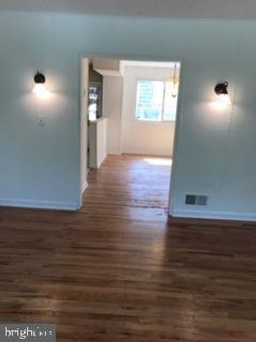 428 S Chapel Gate Ln, BALTIMORE, MD, 21229-3902 | Card Image