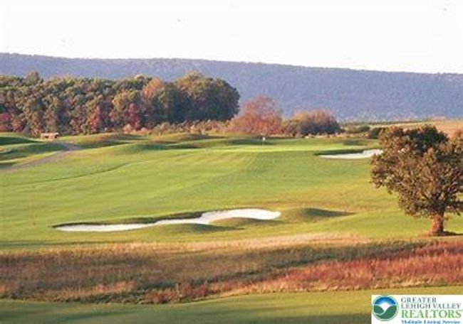 Olde Homestead Golf Club, located over the hill | Image 10