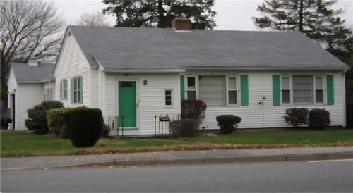 839 Greenwich Ave, Warwick, RI, 02886-1815 | Card Image