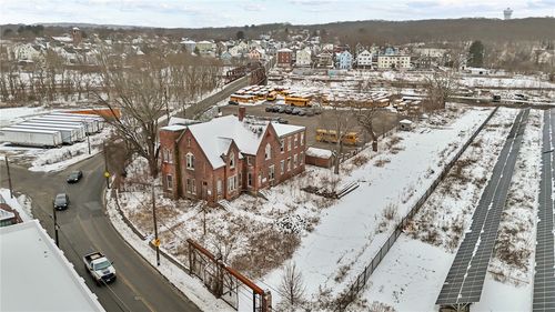 85 Fairmount St, Woonsocket, RI, 02895-2926 | Card Image