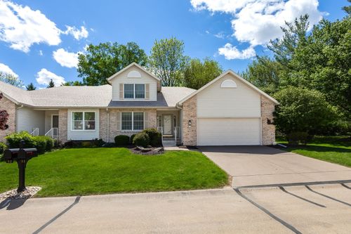 11-3000 E 32nd St, Davenport, IA, 52807-2457 | Card Image