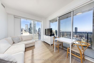 2516 - 20 Edward St, Condo with 2 bedrooms, 2 bathrooms and 1 parking in Toronto ON | Image 2