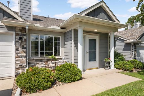 9925 Tamarack Cv, Woodbury, MN, 55125-4851 | Card Image